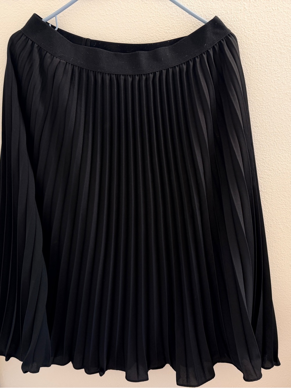 Classic Black Pleated Midi Skirt